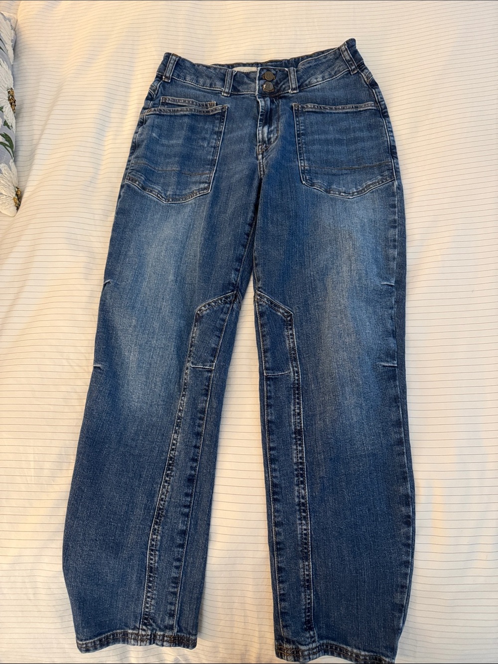 Wanderer Mid-Rise Relaxed Jeans by Pilcro - Picture 3 of 6